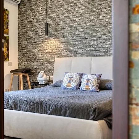 דירה Charming, Quiet Swieqi Maisonette With Private Entrance *